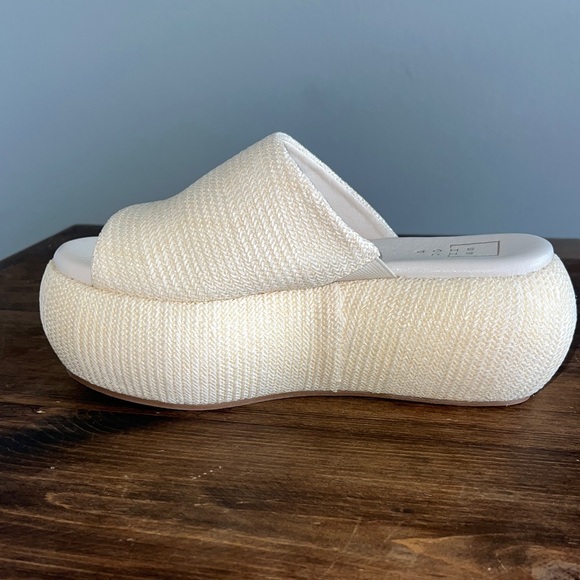 ShuShop ILANA Wedge Sandals in Ivory size 8.5 - Picture 7 of 13